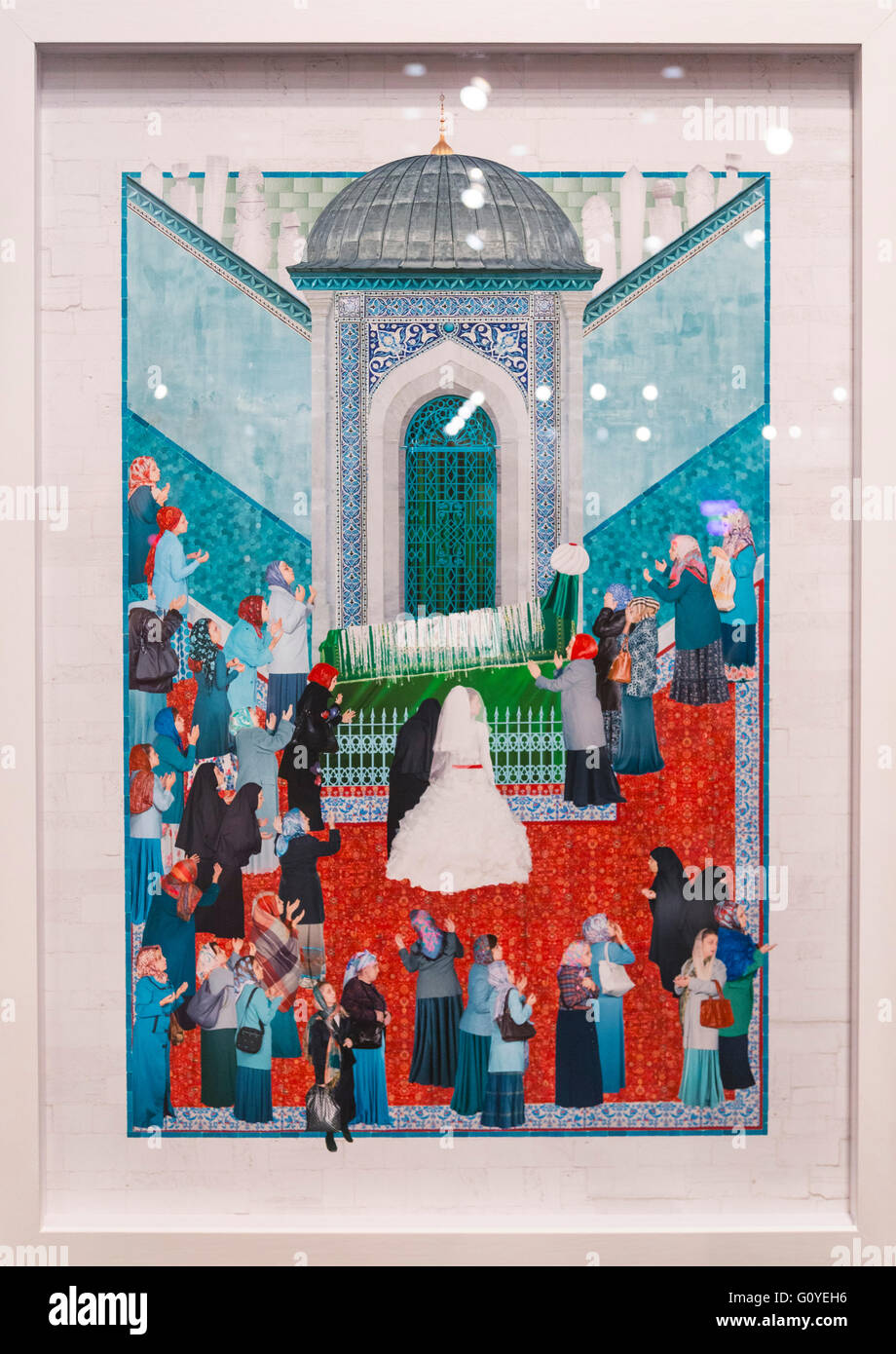 Istanbul, Türkei - 13. November 2015: Kunststück verschiedener Künstler in der 10. Auflage der jährlichen zeitgenössischen Istanbul-Kunstausstellung in Lutfi Kirdar Stockfoto