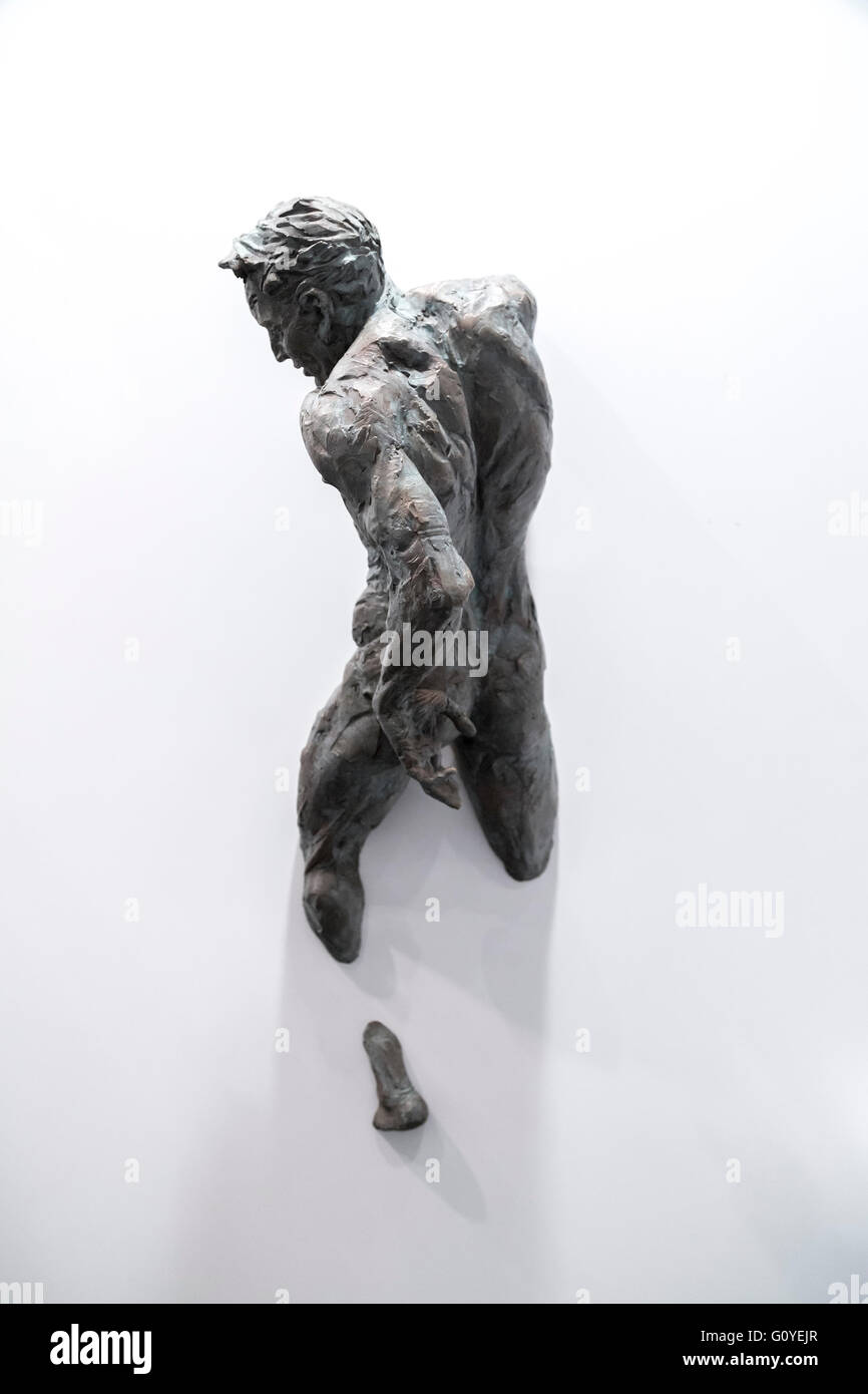 Istanbul, Türkei - 13. November 2015: Kunststück verschiedener Künstler in der 10. Auflage der jährlichen zeitgenössischen Istanbul-Kunstausstellung in Lutfi Kirdar Stockfoto