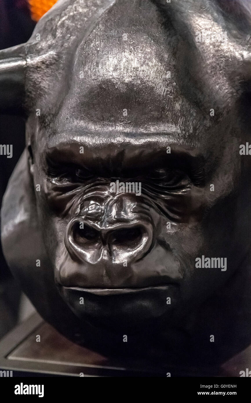 Istanbul, Türkei - 13. November 2015: Kunststück verschiedener Künstler in der 10. Auflage der jährlichen zeitgenössischen Istanbul-Kunstausstellung in Lutfi Kirdar Stockfoto