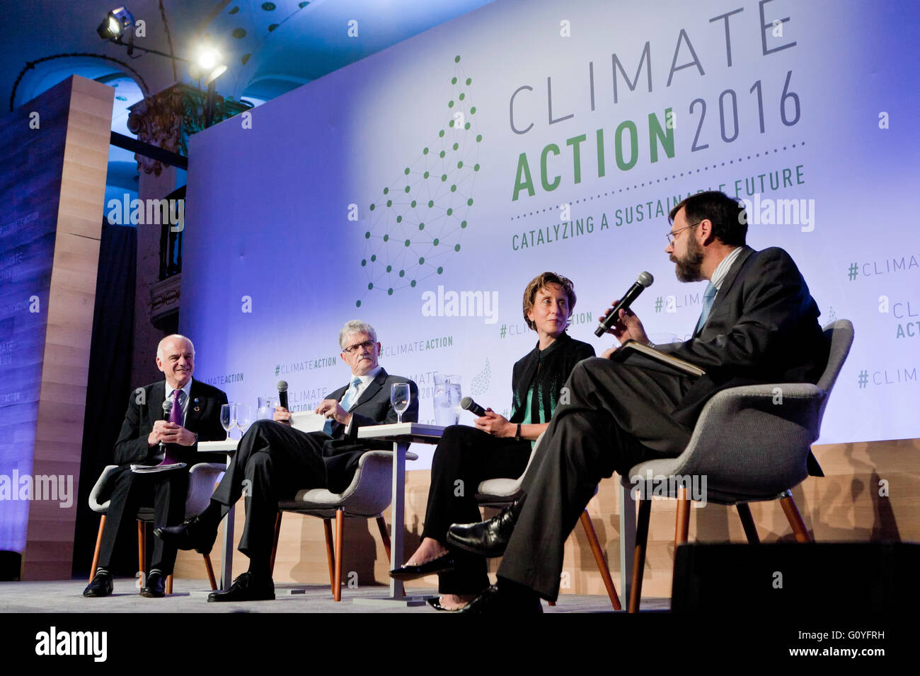 Washington, DC USA. 5. Mai bringt 2016:Climate 2016-Action Summit Weltmarktführer nach Washington, DC.  UN-Generalsekretär Ban Ki-Moon und ehemalige US-Vizepräsident, Al Gore, zu vielen weltweit führenden Unternehmen, Regierung, Wirtschaft und Zivilgesellschaft einzuberufen, um den Kampf gegen den Klimawandel seit der historischen Paris Vertragsunterzeichnung bei den Vereinten Nationen am 22. April 2016 zu besprechen.  Bildnachweis: B Christopher/Alamy Live-Nachrichten Stockfoto