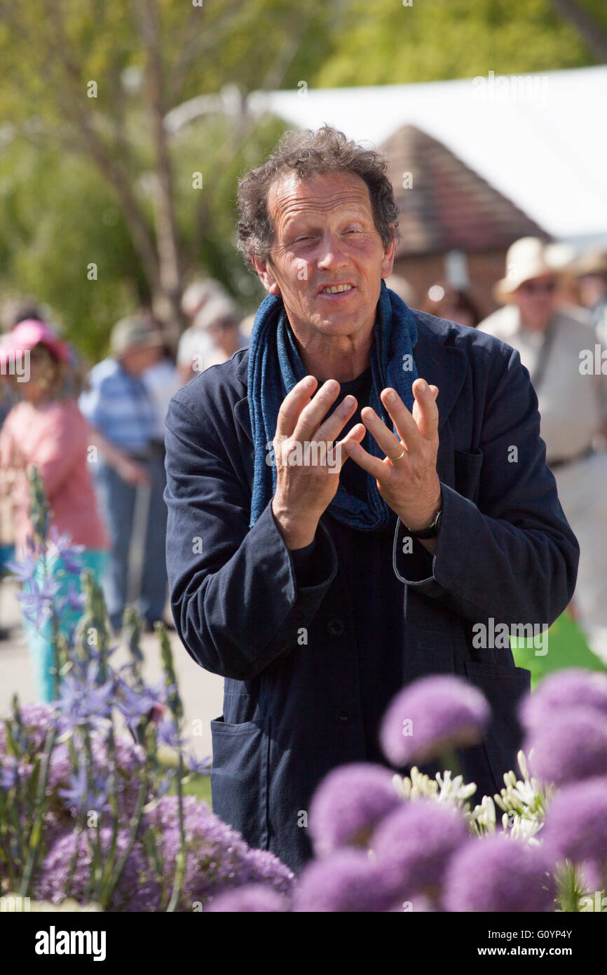 Monty don bbc moderatorin Fotos und Bildmaterial in hoher Auflösung