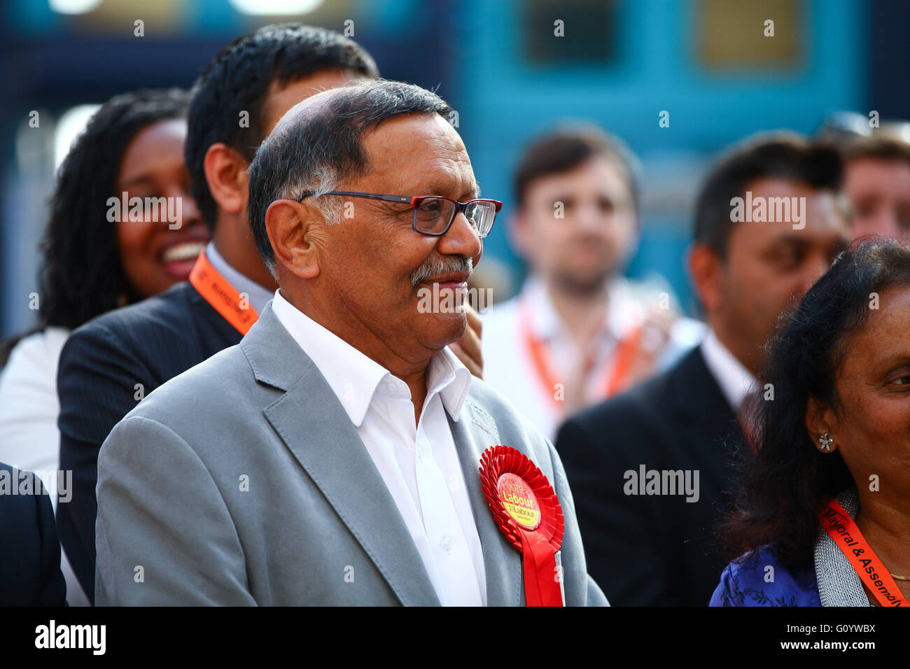 Alexandra Palace, London 6. Mai 2016 - Labours Navin Shah als Ratsmitglied für Egge und Brent wiedergewählt. Bürgermeister von London und London Assembly Wahlen Graf findet statt im Alexandra Palace, North London Credit: Dinendra Haria/Alamy Live News Stockfoto