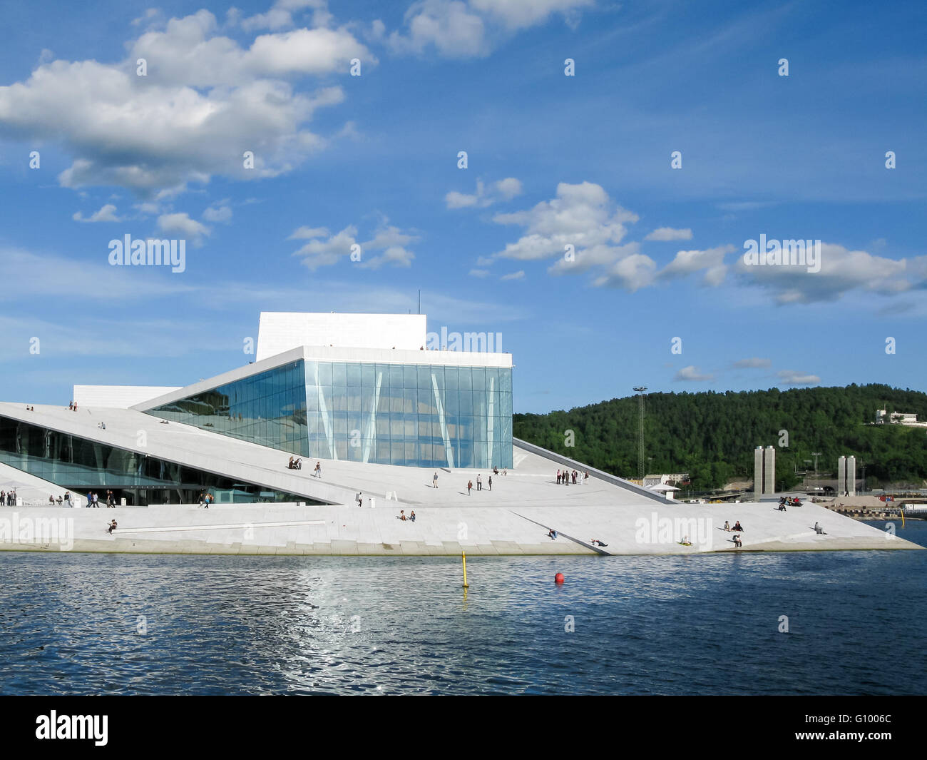 Das Opernhaus Oslo an den Oslofjord in Central-Oslo, Norwegen, Skandinavien Stockfoto