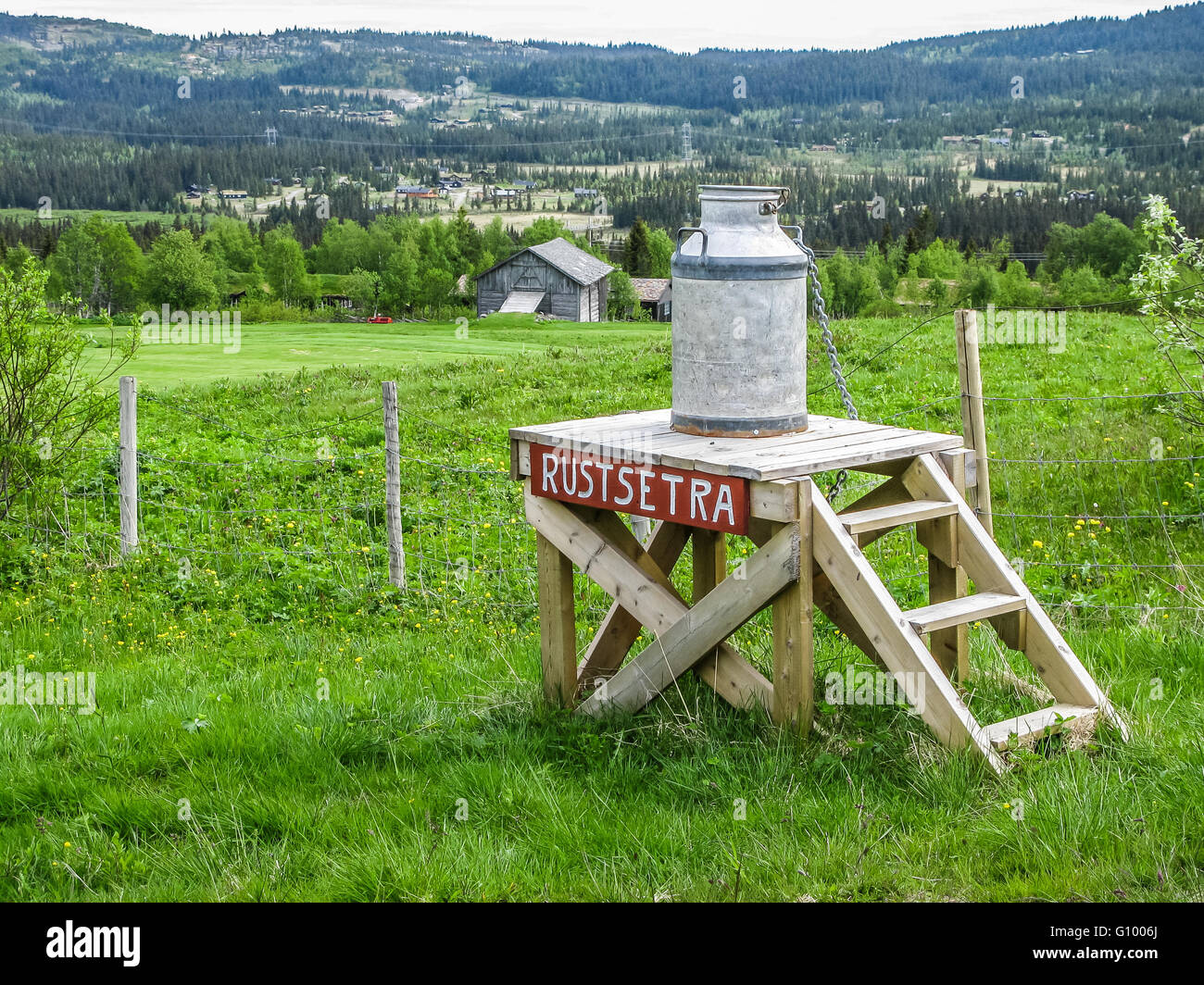 Milchkanne in Skeikampen, Gausdal, Norwegen Stockfoto