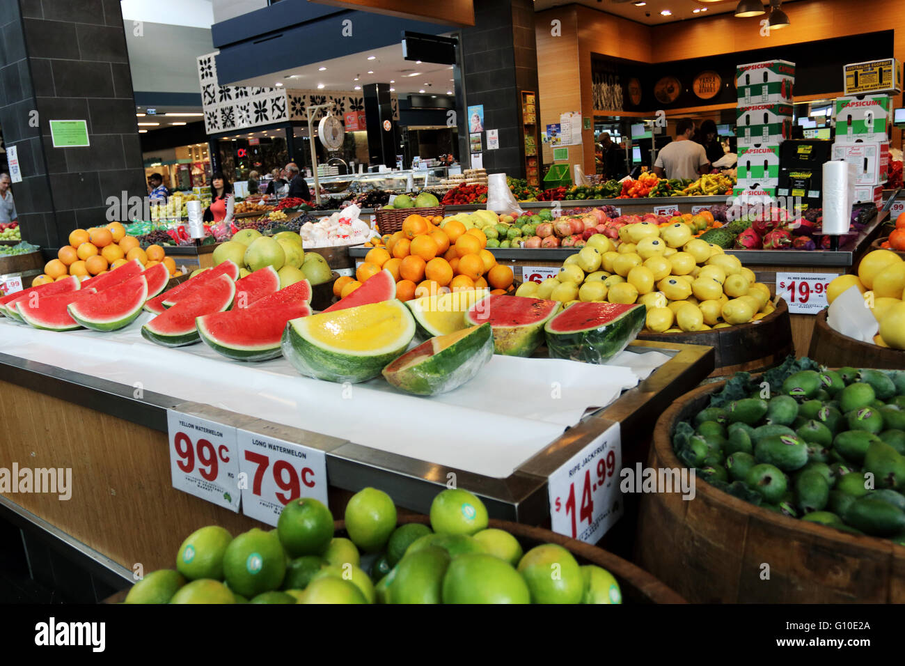 Grüne Lebensmittel verkaufen frisches Obst und Gemüse in Melbourne, Victoria, Australia Stockfoto