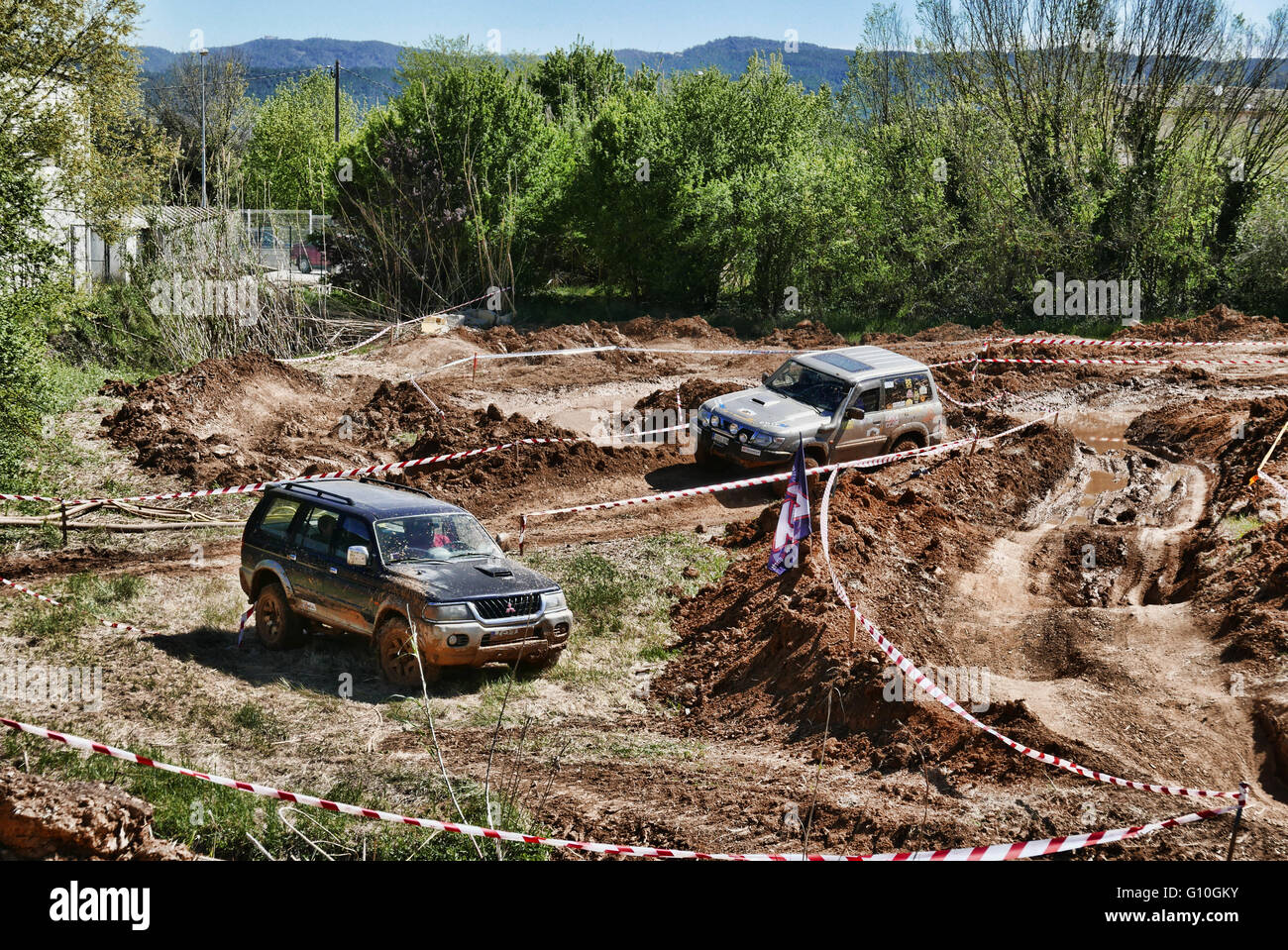 Allradfahrzeugen befahren eine Geländestrecke in Spanien Stockfoto