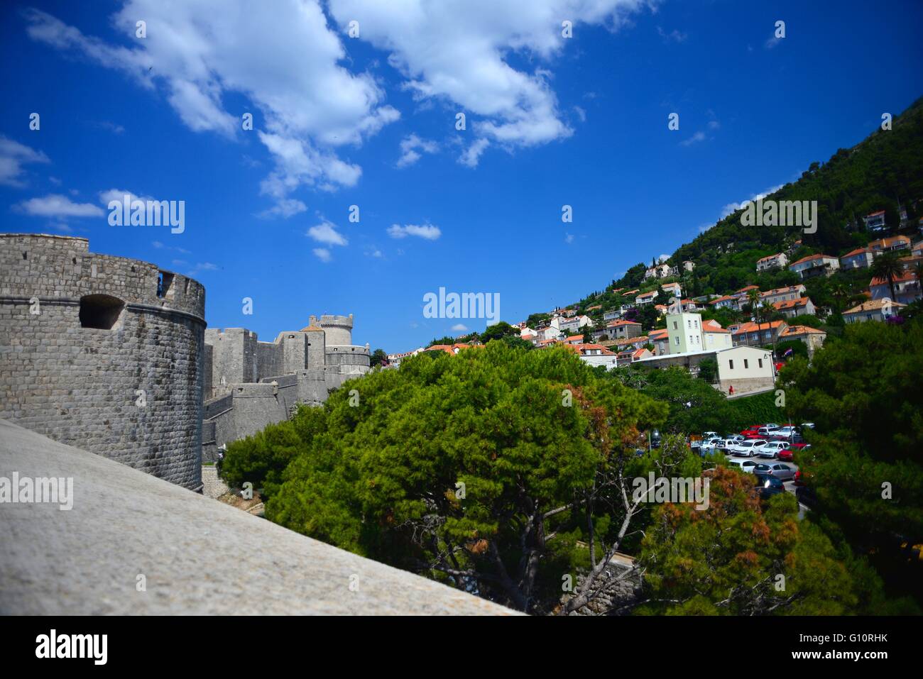 Dubrovnik außerhalb der alten Stadtmauern, Kroatien Stockfoto