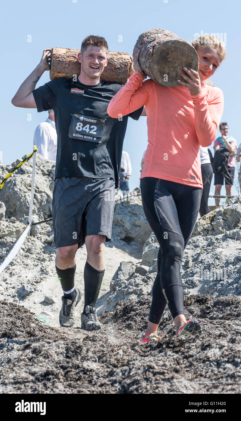 Malmö, Schweden. 7. Mai 2016. Wandern mit Protokollen. Tommy Lindholm/Alamy Live-Nachrichten Stockfoto