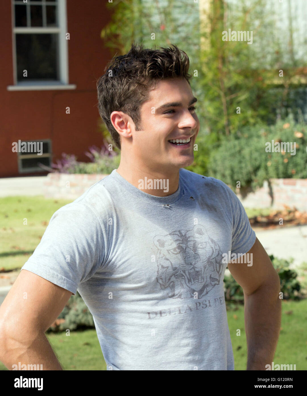 Nachbarn 2: Sorority erhebt sich eine bevorstehende US-amerikanische Filmkomödie. Es ist die Fortsetzung von 2014 Film Nachbarn.  Dieses Foto ist nur zu redaktionellen Zwecken und unterliegen dem Copyright von der Filmgesellschaft und/oder der Fotograf von dem Film oder der Firma zugeordnet und kann nur durch Veröffentlichungen im Zusammenhang mit der Förderung der oben genannten Film reproduziert werden. Eine obligatorische Gutschrift auf die Filmgesellschaft ist erforderlich. Der Fotograf sollte auch angerechnet werden, wenn bekannt. Stockfoto