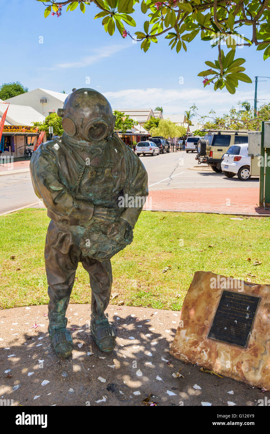 Denkmal-Skulptur die Akkubohrschrauber Taucher von Broome, Kimberley, Western Australia Stockfoto