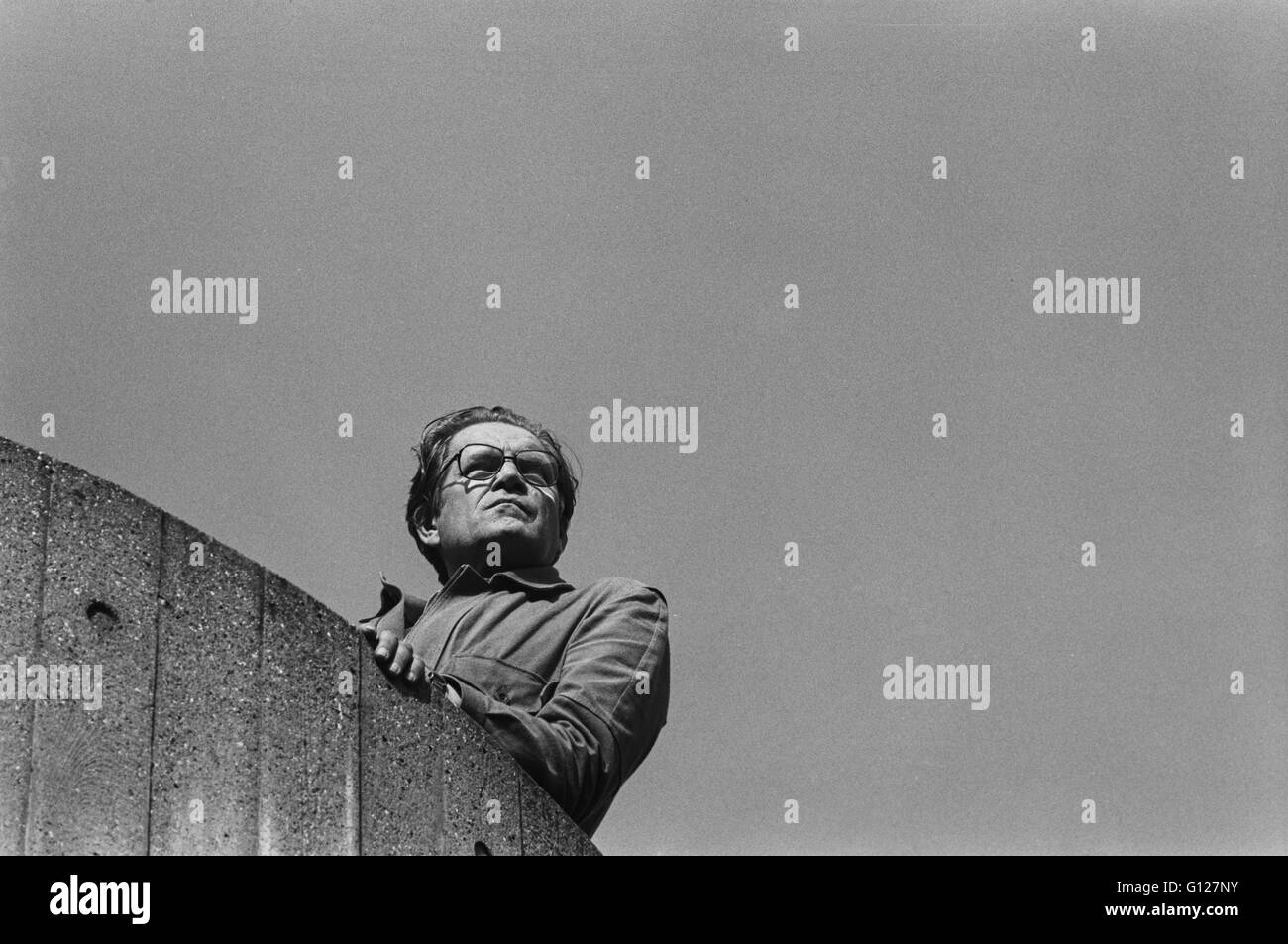 Archiv Bild des Fotografen Jorge Lewinski, fotografiert 1921 – 2008, auf der South Bank Centre, London, von Mark Dunn, 1979 Stockfoto
