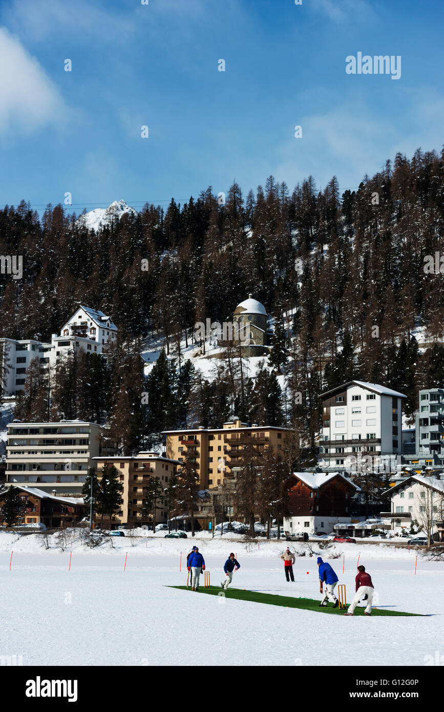 Europa, Schweiz, Graubünden, Engadin St. Moritz im Winter cricket auf Eis-Sport-event Stockfoto
