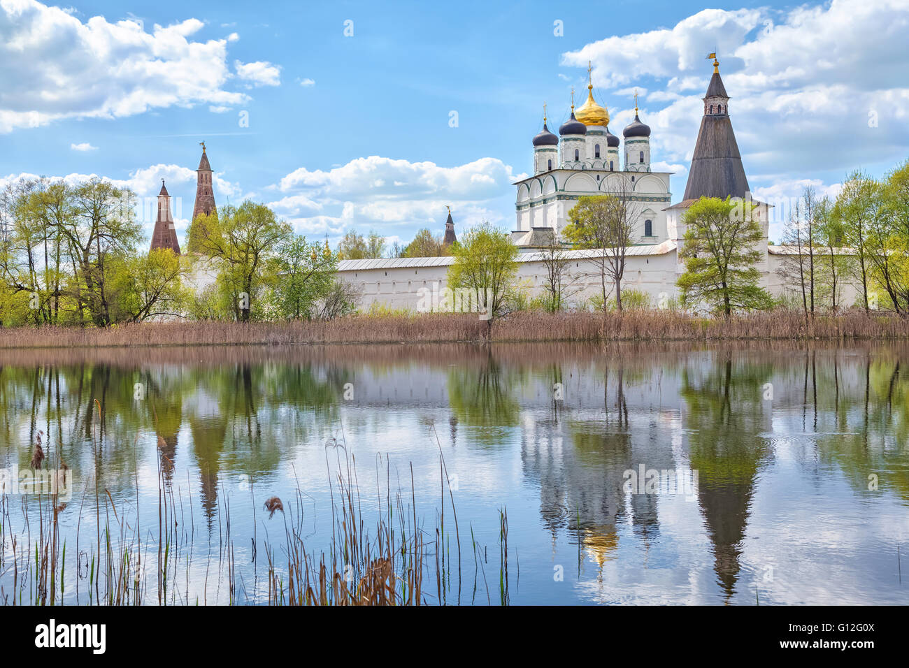 Joseph-Wolokolamsk Kloster im Teich, Gebiet Moskau, Russland Stockfoto