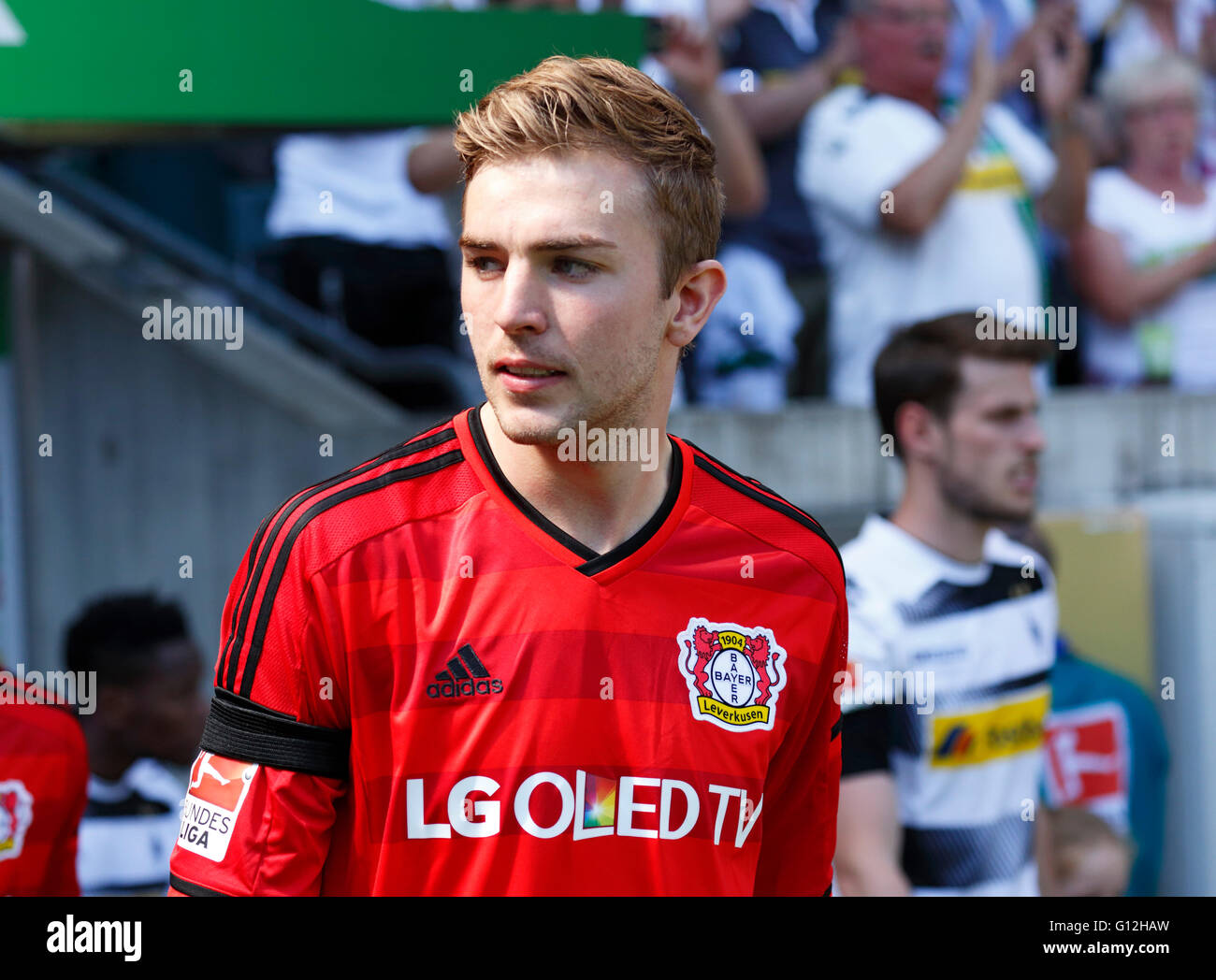 Sport, Fußball, Bundesliga, 2015/2016, Borussia Moenchengladbach gegen Bayer 04 Leverkusen 2:1, Stadion Borussia-Park, einfahren, Christoph Kramer (Bayer) Stockfoto
