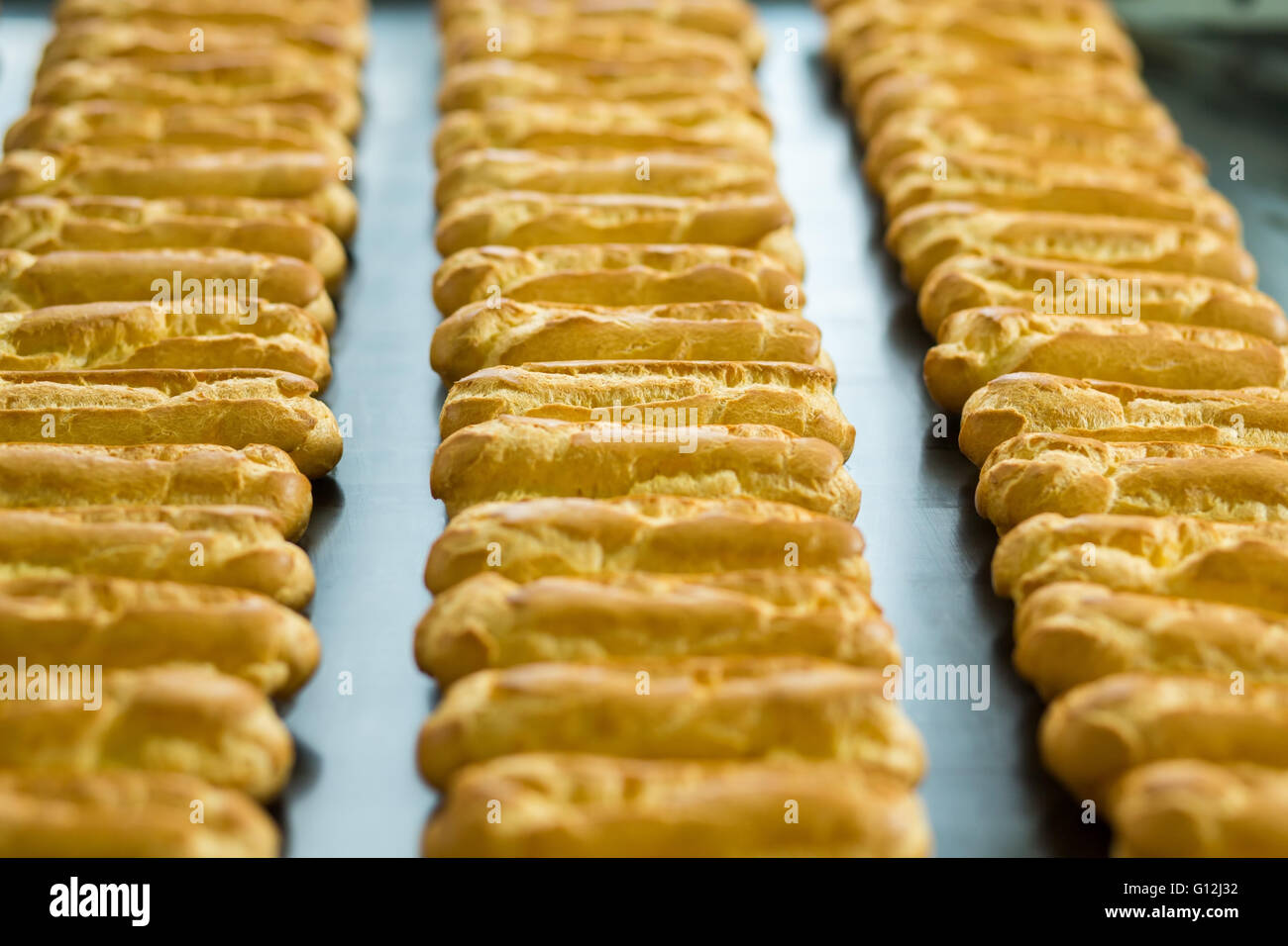 Lange Reihen von Eclair Muscheln. Stockfoto