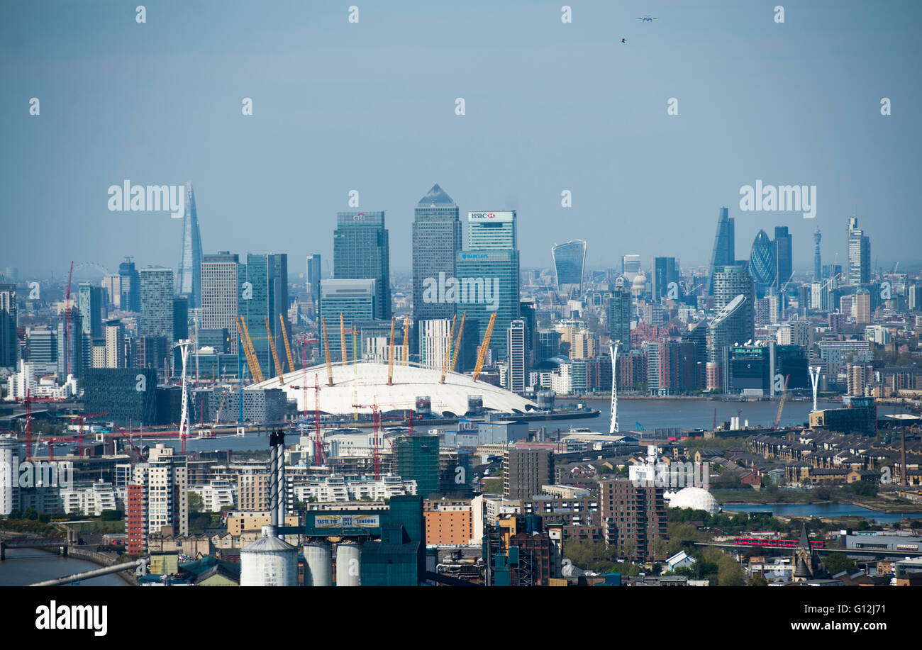 Bild zeigt Greenwich Halbinsel, Canary Wharf und der City of London Stockfoto