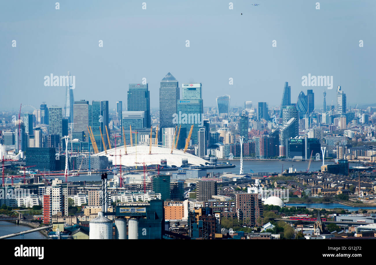 Bild zeigt Greenwich Halbinsel, Canary Wharf und der City of London Stockfoto