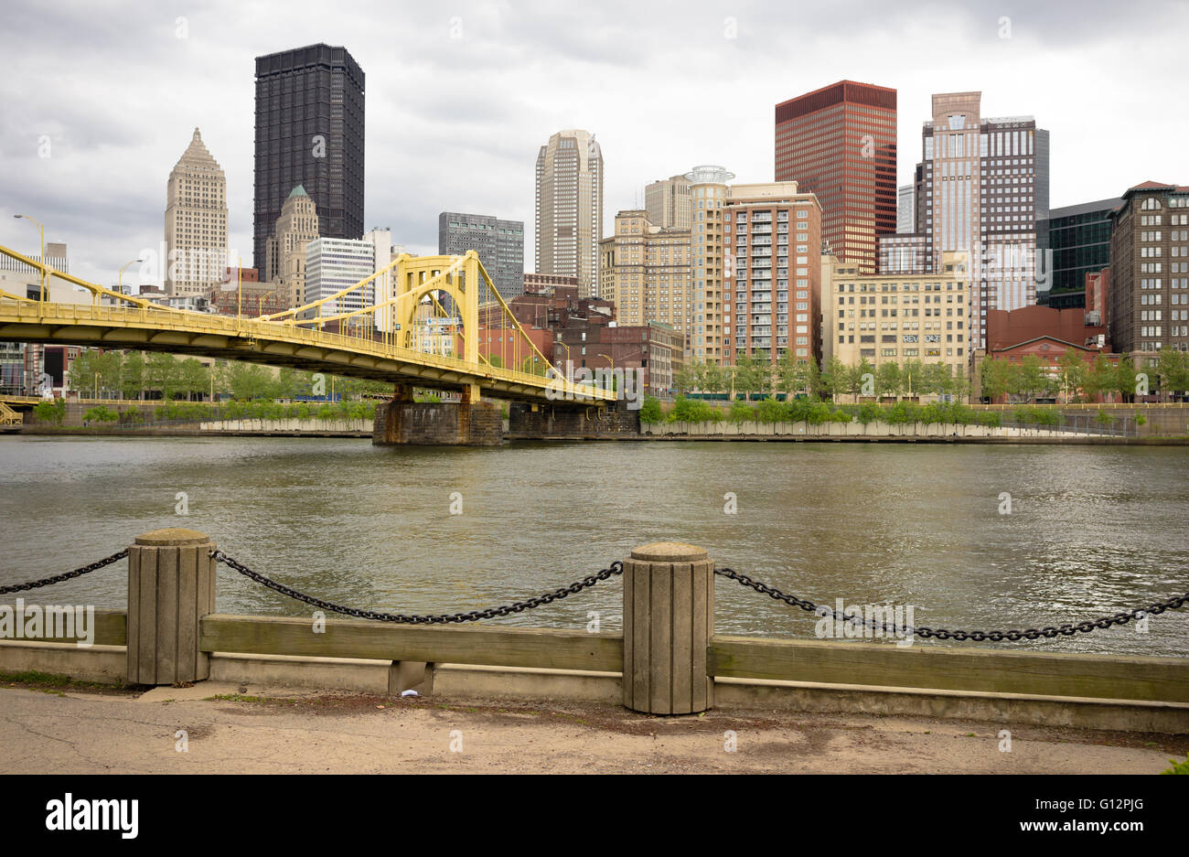 Der Allegheny River geht von der erstaunlichen Stadt Pittsburgh Stockfoto