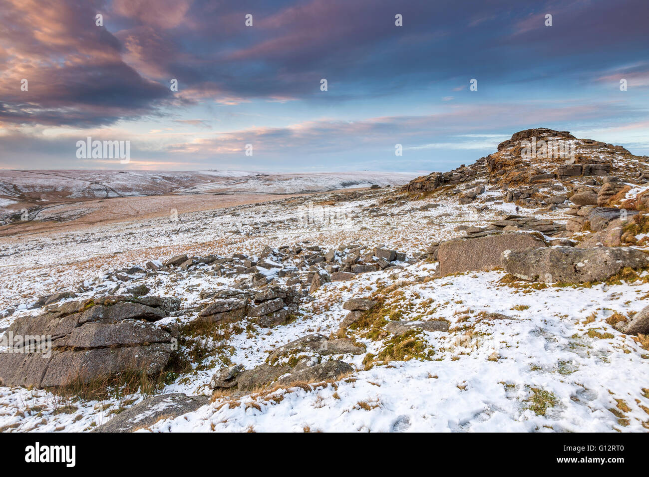 Höheren weiß Tor von Longaford Tor, Dartmoor National Park, Wald Dartmoor, Devon, England, Vereinigtes Königreich, Europa gesehen. Stockfoto