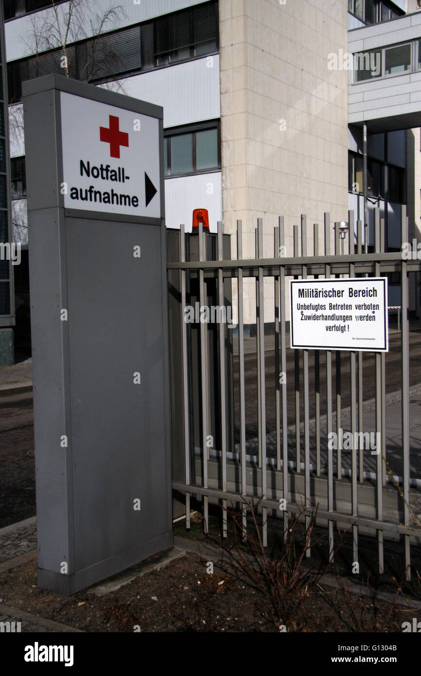 Notaufnahme: Bundeswehrkrankenhaus In Berlin-Mitte. Hier Wurde Der ...