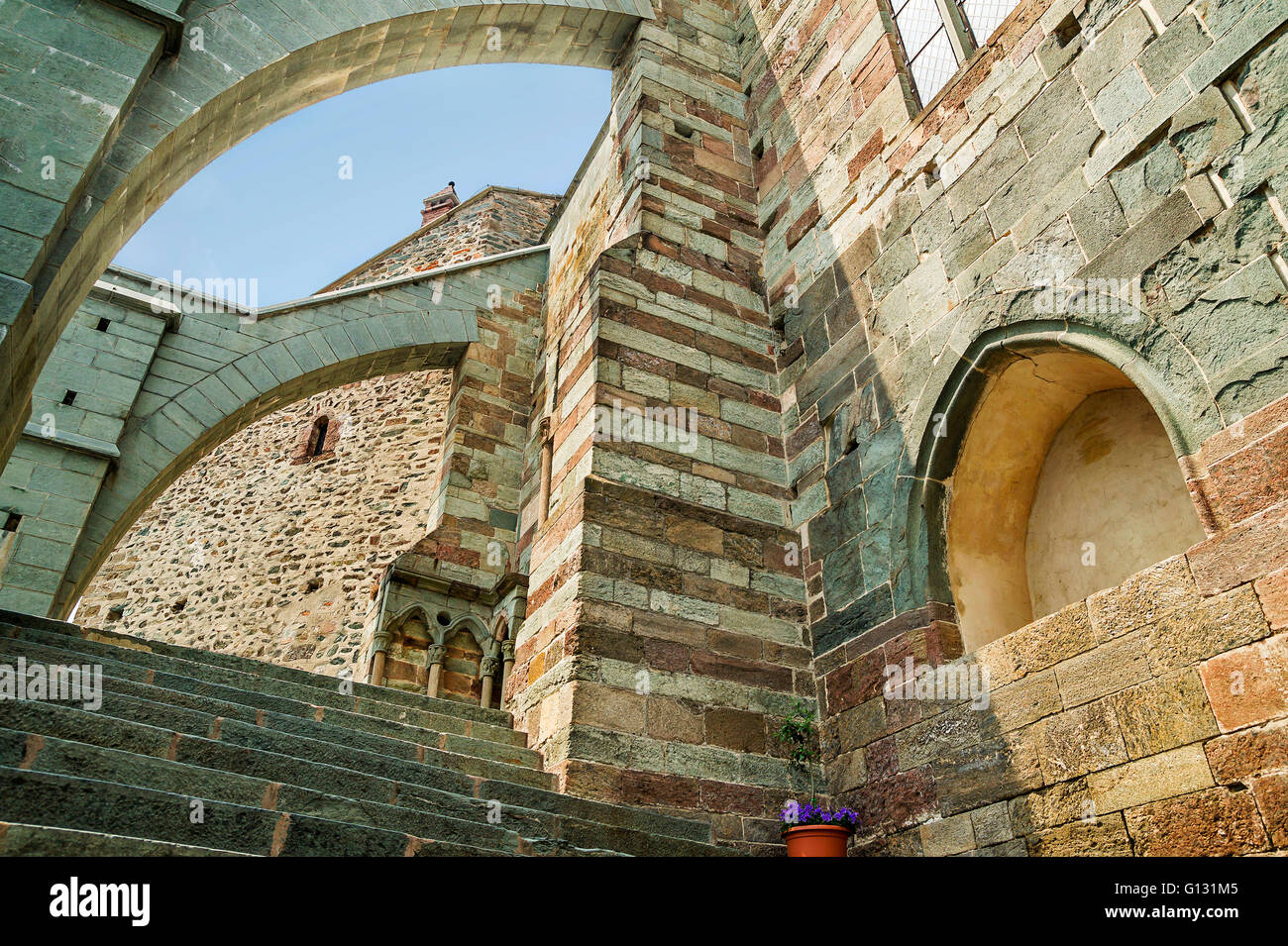 Sacra di San Michele - Saint Michael Abbey, alten religiösen Komplex auf Monte Pirchiriano in St. Ambrogio, Piemont, Italien. Stockfoto