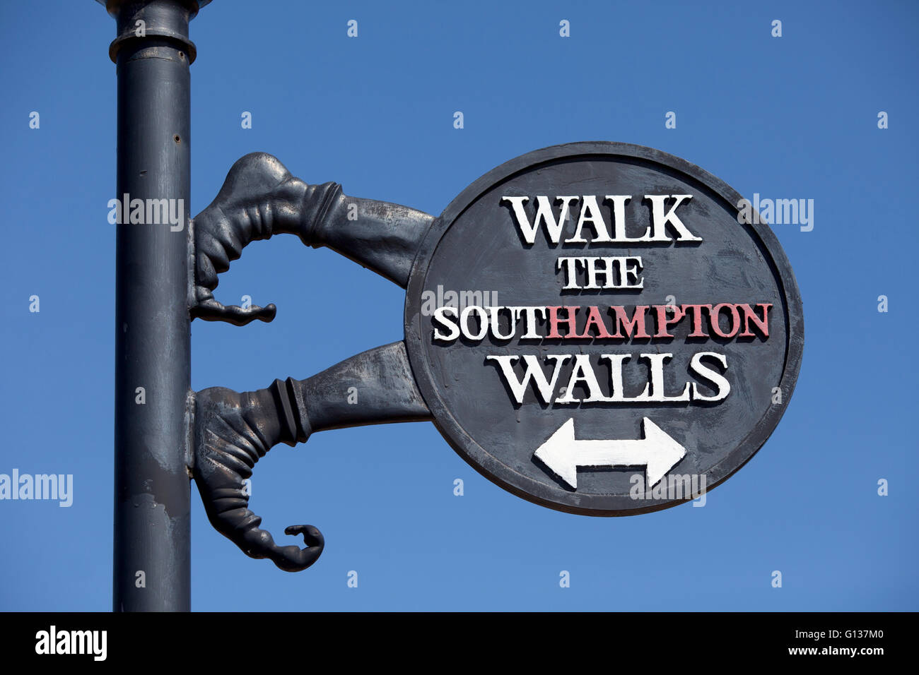 Zu Fuß die Southampton Wände Zeichen in Southampton, Hampshire, UK Stockfoto