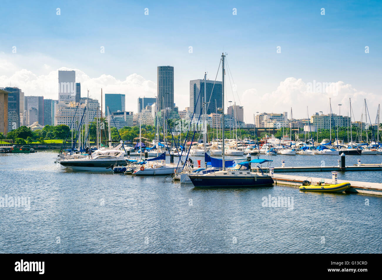 RIO DE JANEIRO - 4. April 2016: The Gloria Marina, ein Ort für die Segel-Events für die Olympischen Sommerspiele 2016. Stockfoto