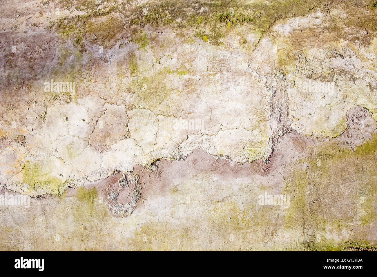 Detail von einem Grunge geknackt Steinmauer. Kann als Hintergrund oder Textur verwendet werden. Horizontales Bild. Stockfoto