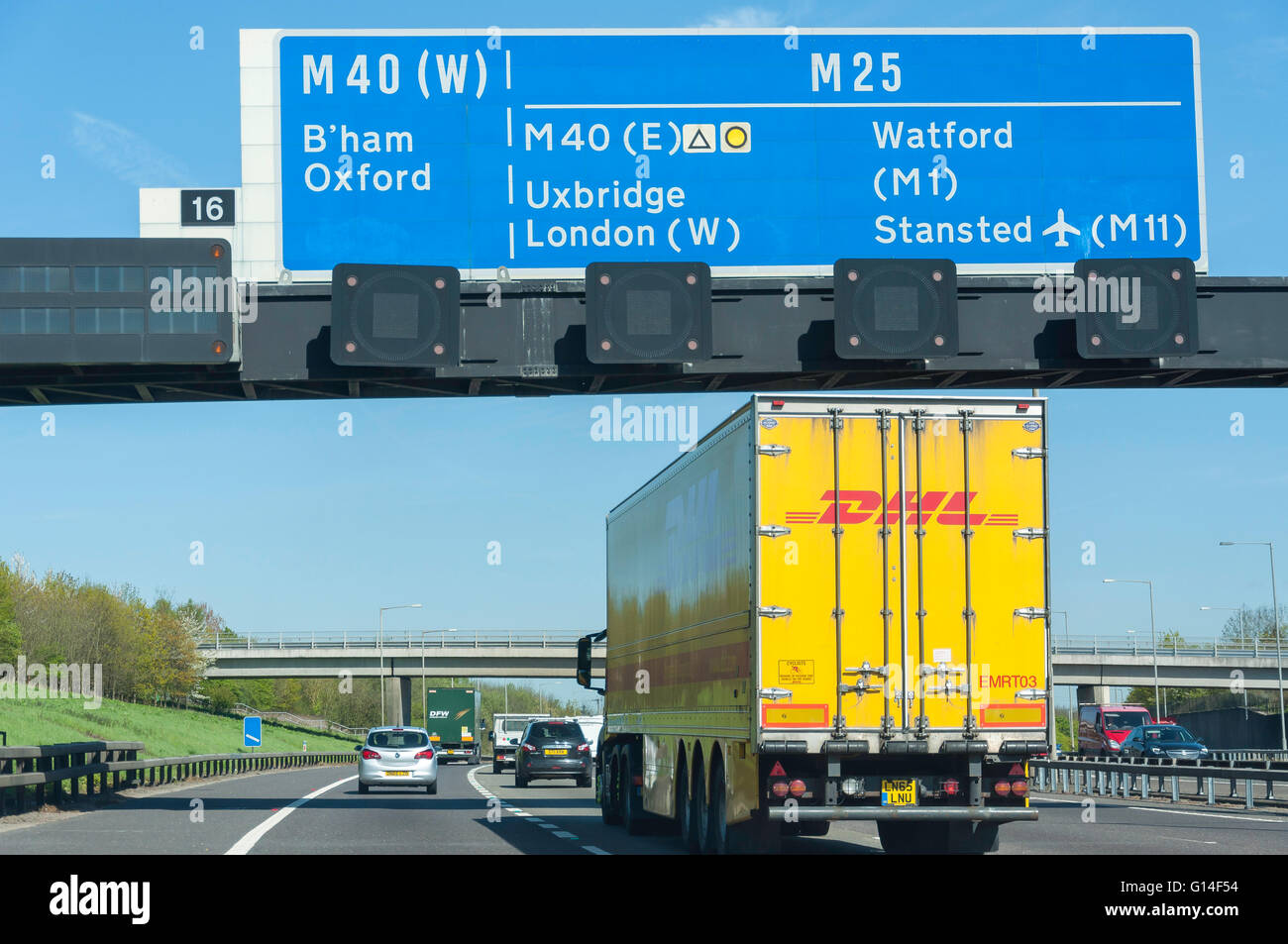 M40 Ausfahrt auf M25 Autobahn, Surrey, England, Vereinigtes Königreich Stockfoto