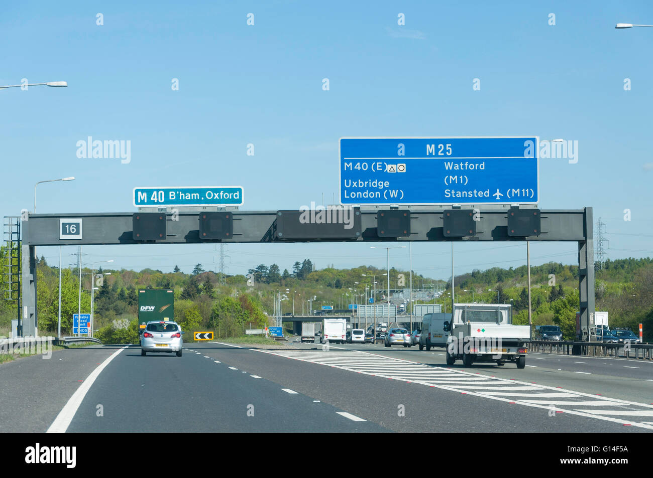 M40 Ausfahrt auf M25 Autobahn, Surrey, England, Vereinigtes Königreich Stockfoto