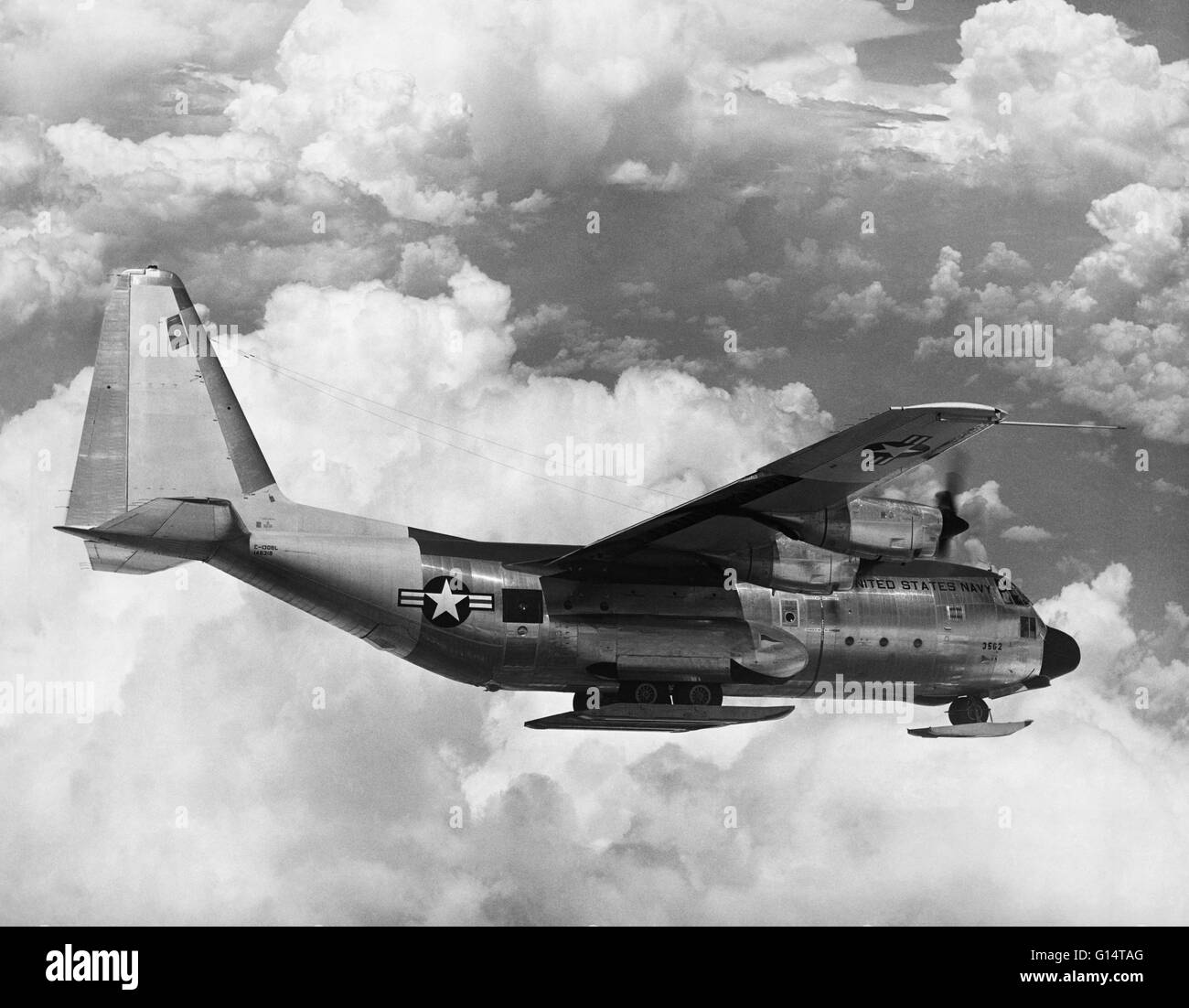 Die Lockheed C-130 Hercules ist ein viermotoriges Turboprop militärische Transportflugzeuge entwickelt und ursprünglich von Lockheed, jetzt Lockheed Martin gebaut. In der Lage, mit unvorbereitet Start-und Landebahnen für Starts und Landungen, der c-130 wurde ursprünglich als eine Truppe entworfen, Stockfoto