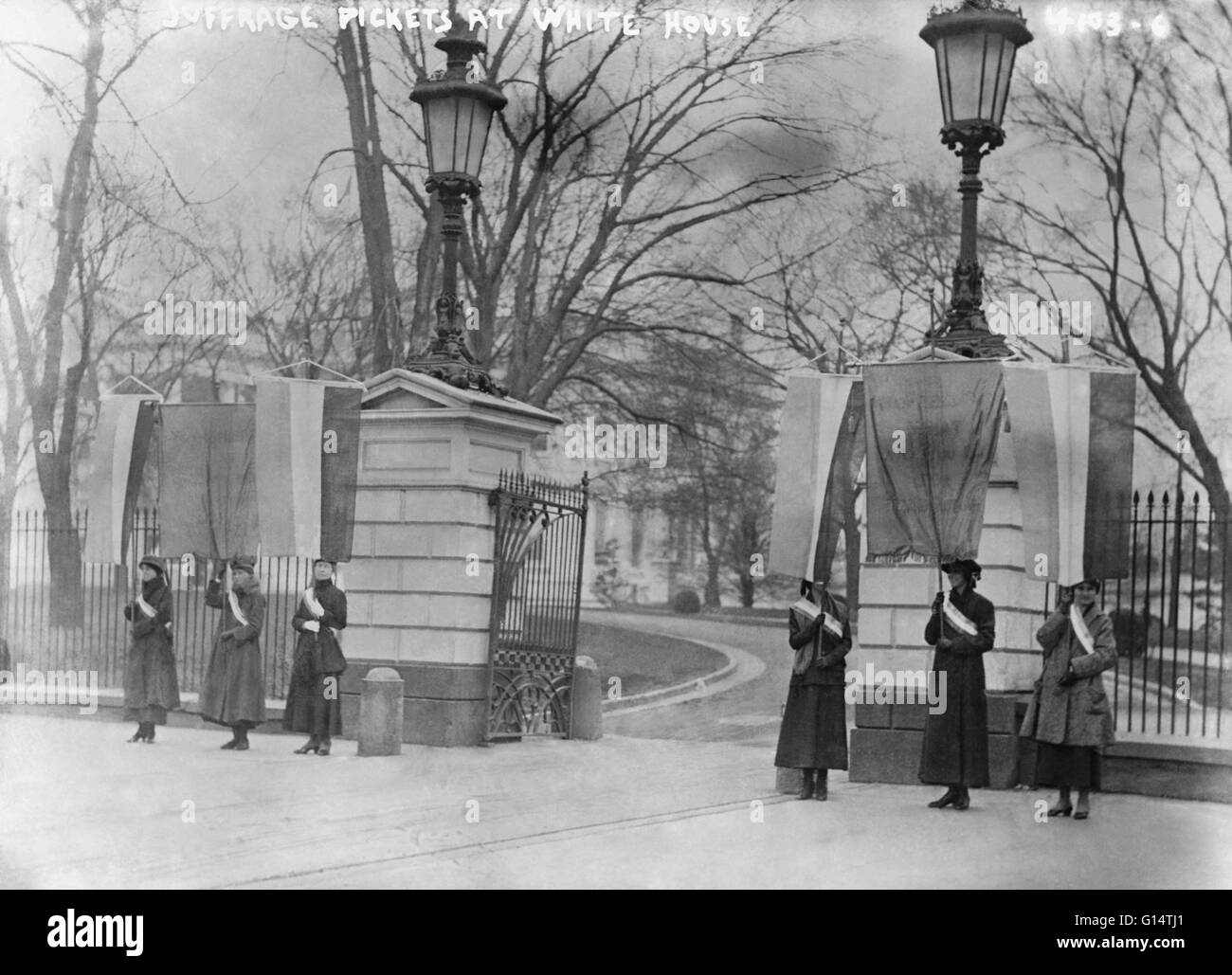 Suffragetten Streikposten vor dem weißen Haus; Januar 1917. Stockfoto