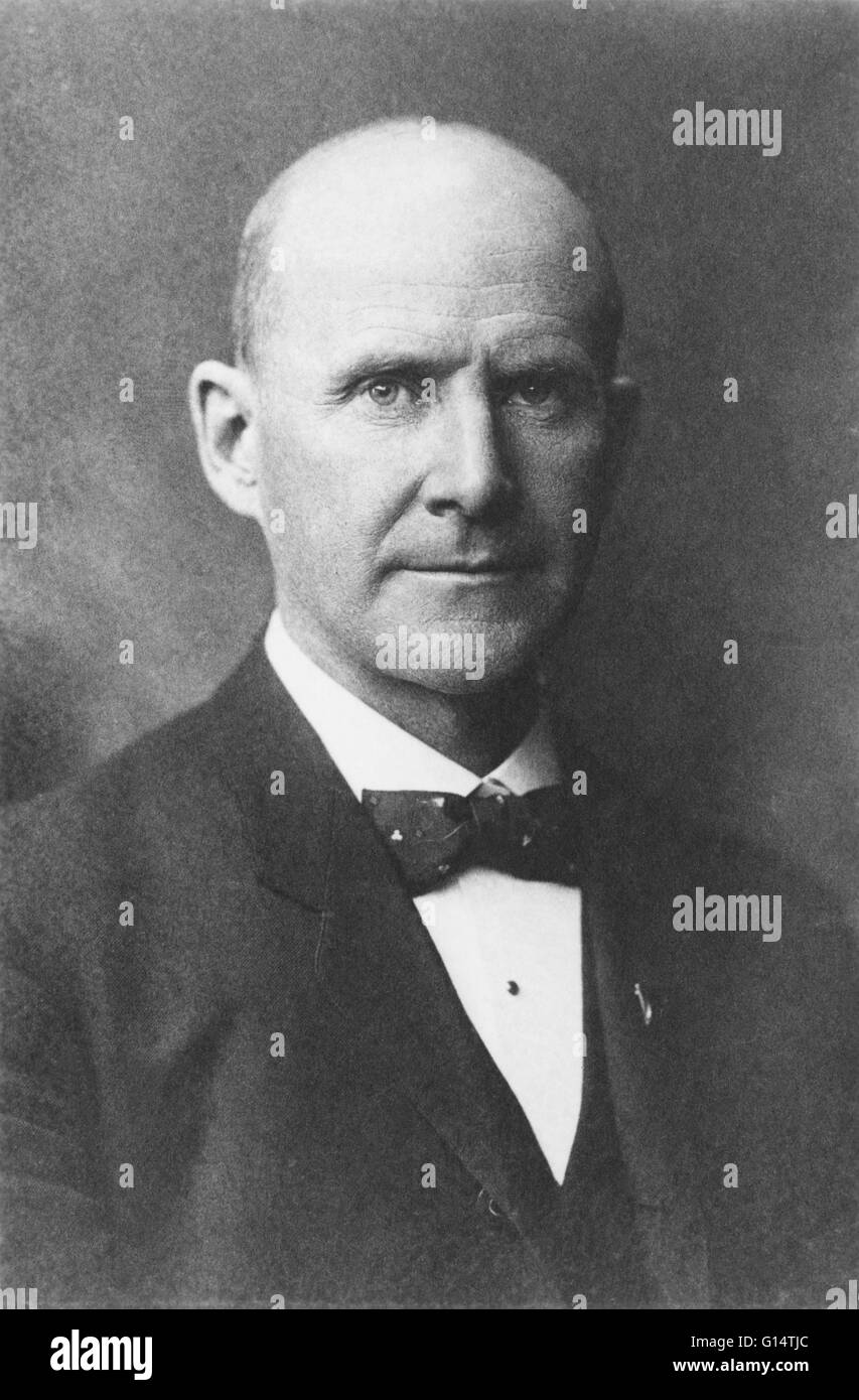 1908-Porträt von Debs. Eugene Victor 'Gen' Debs (5. November 1855 - 20. Oktober 1926) war ein US-amerikanischer Gewerkschaftsführer, eines der Gründungsmitglieder von industrielle Arbeiter der Welt (IWW oder die Wobblies). Er war maßgeblich an der Gründung der Ameri Stockfoto
