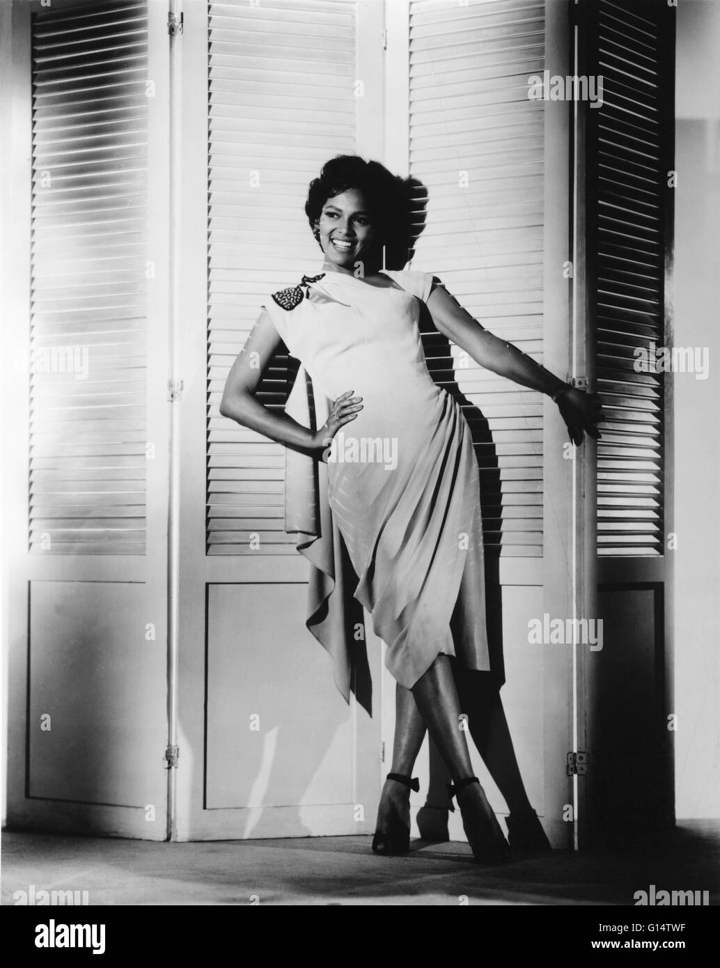 Dorothy Jean Dandridge (9. November 1922 - 8. September 1965) war eine US-amerikanische Schauspielerin und Sängerin. Sie trat als Sänger in Sälen wie der Cotton Club und das Apollo-Theater. Im Jahr 1954 wurde sie nominiert für einen Academy Award für die beste Darstellerin und eine Stockfoto