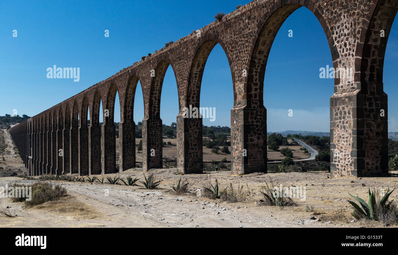 Acueducto de Tembleque, erbaut zwischen 1555 und 1572 von Francisco de Tembleque, erstreckt sich über 45 Km zwischen Hidalgo und Mexiko Staaten. Stockfoto