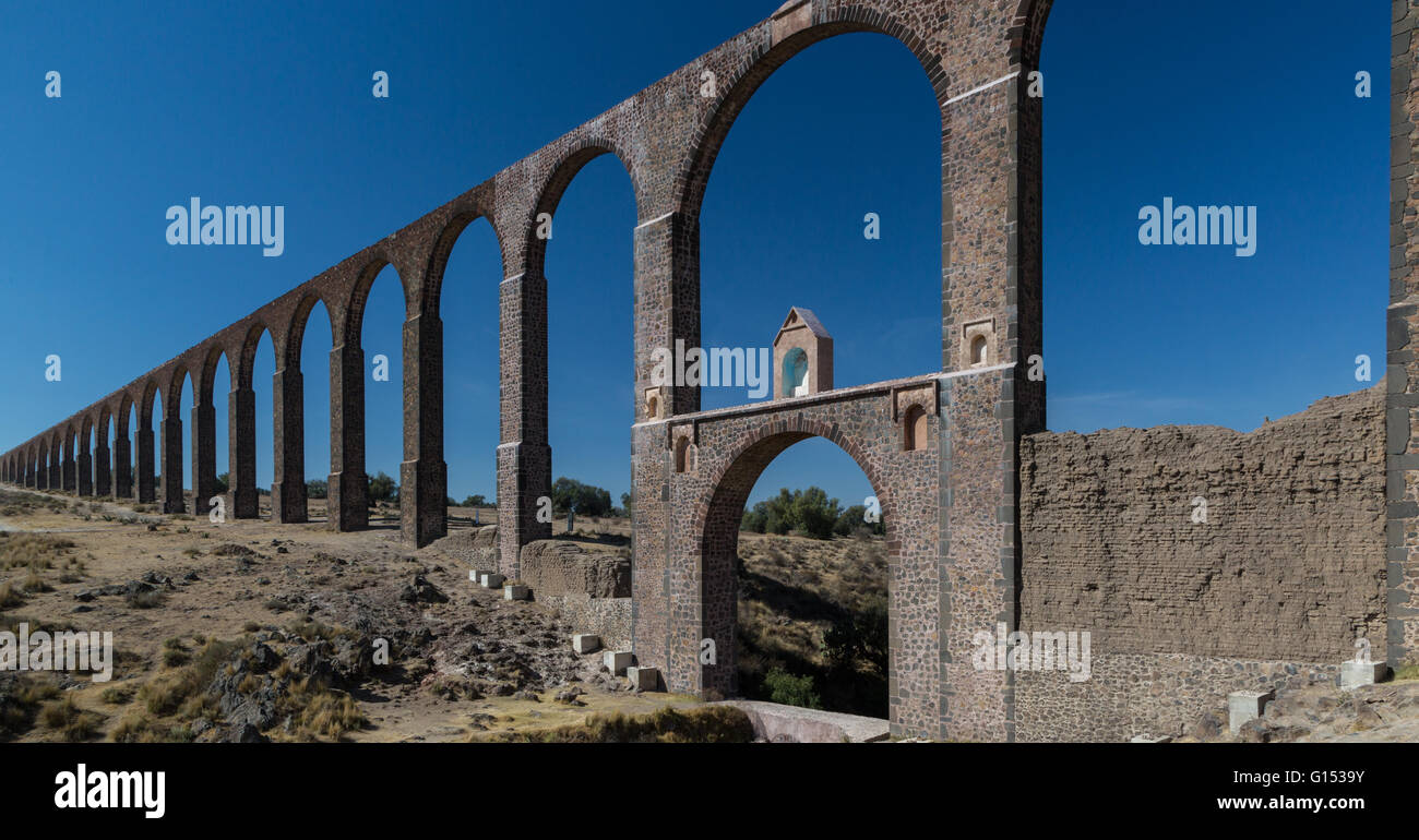 Acueducto de Tembleque, erbaut zwischen 1555 und 1572 von Francisco de Tembleque, erstreckt sich über 45 Km zwischen Hidalgo und Mexiko Staaten. Stockfoto