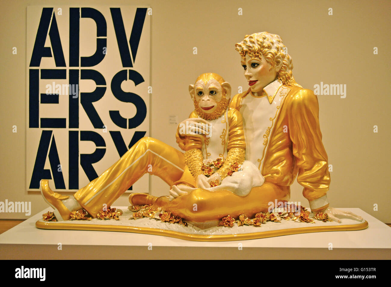 San Francisco: die Arbeit von Michael Jackson und Blasen, eine Porzellan Skulptur 1988 von dem amerikanischen Künstler Jeff Koons, im Museum für Moderne Kunst Stockfoto
