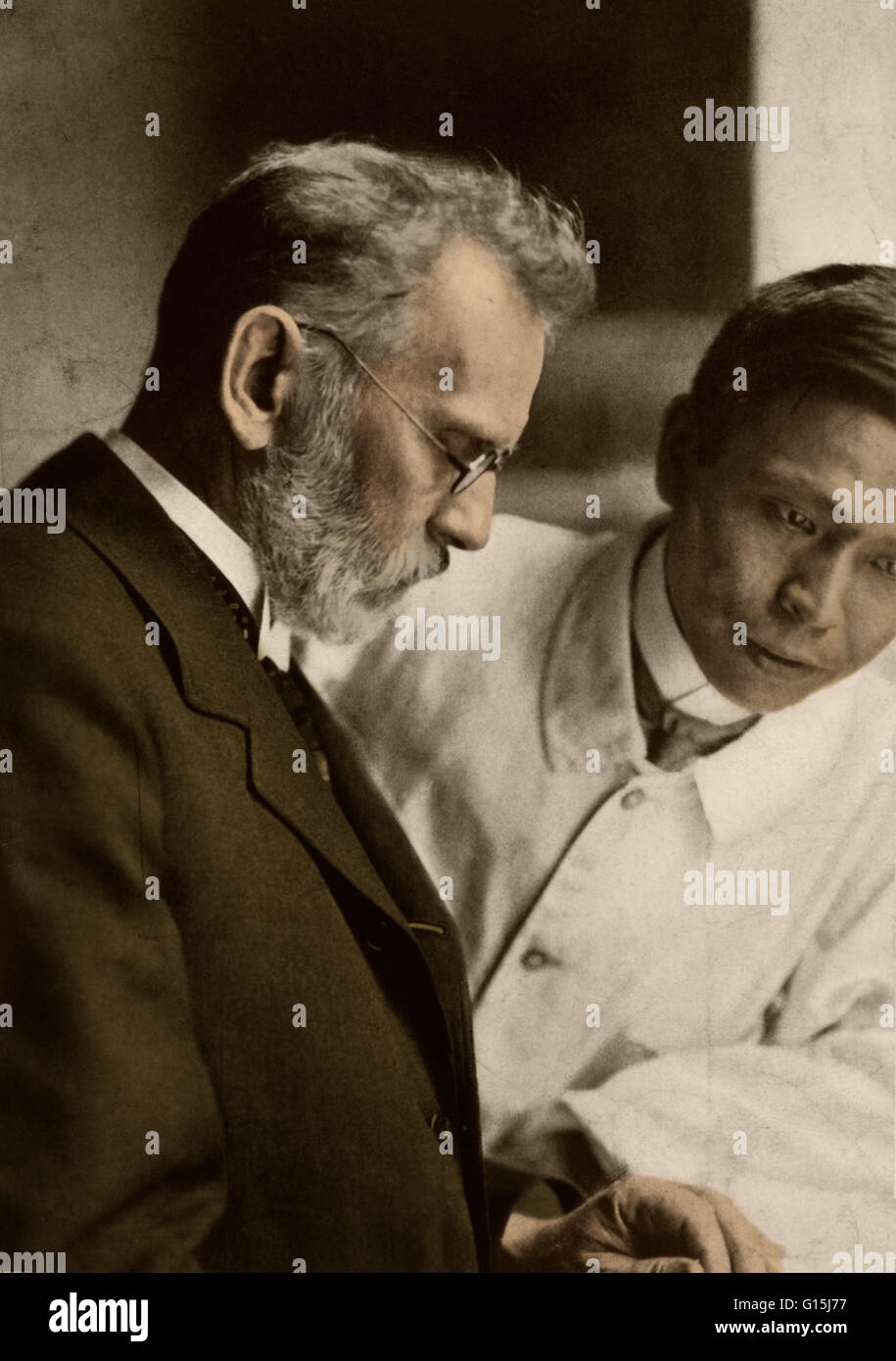 Porträt von Paul Ehrlich (1854-1915) und Sahachiro Hata (1873-1938), dem Bakteriologen aus Deutschland und Japan bzw. wer entdeckte das erste Heilmittel gegen Syphilis. Aus dem Jahr 1896 versucht, Ehrlich (links) finden eine Chemikalie, die den Trypanosomen bekämpft Abs. Stockfoto