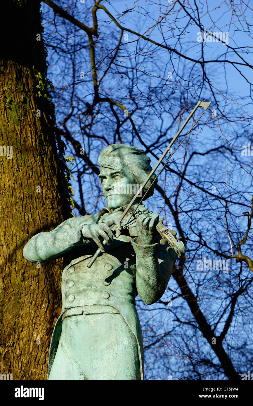 OLE Bulls Statue Mann spielen Violine, Bergen, Norwegen, Skandinavien, Europa Stockfoto