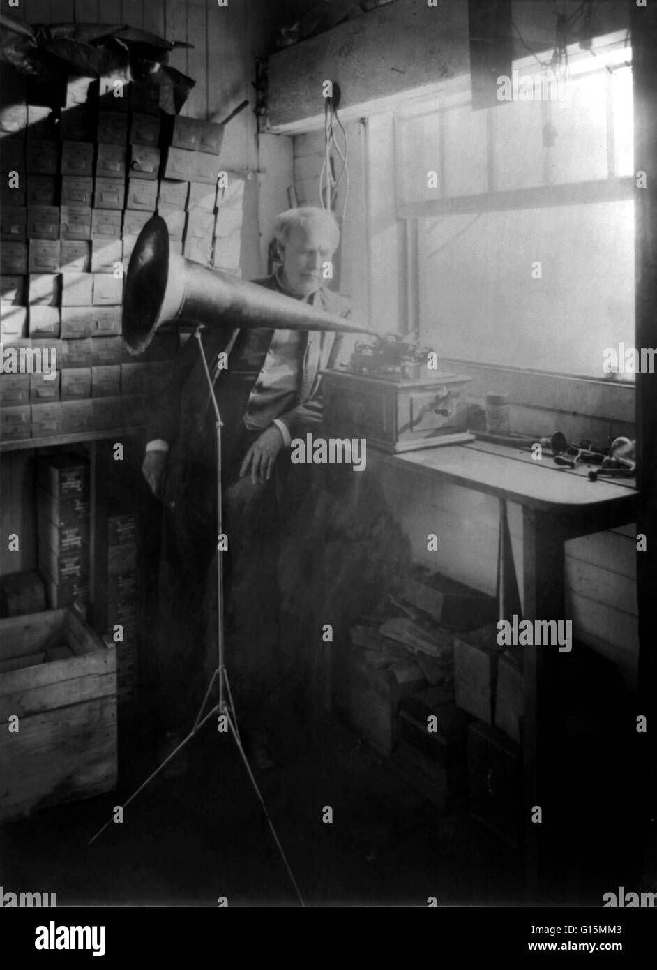 Alva (11. Februar 1847 - 18. Oktober 1931) war ein US-amerikanischer Erfinder und Geschäftsmann. Er entwickelte viele Geräte, die großen Einfluss auf das Leben rund um die Welt, einschließlich den Phonographen, die Bewegung Abbildung Kamera und eine langlebige, praktische Stockfoto