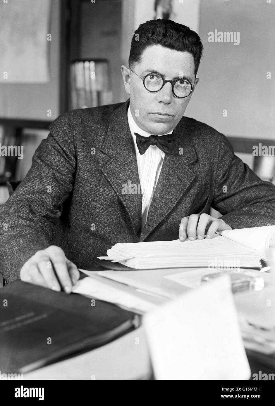 Raymond Pearl (3. Juni 1879 - 17. November 1940) war ein US-amerikanischer Biologe. Er war ein überaus produktiver Autor wissenschaftliche Bücher, Papiere und Artikel, sowie eine engagierte Verbreiter und Kommunikator der Wissenschaft. Zum Zeitpunkt seines Todes waren gegen 841 Publikationen aufgeführt. Stockfoto