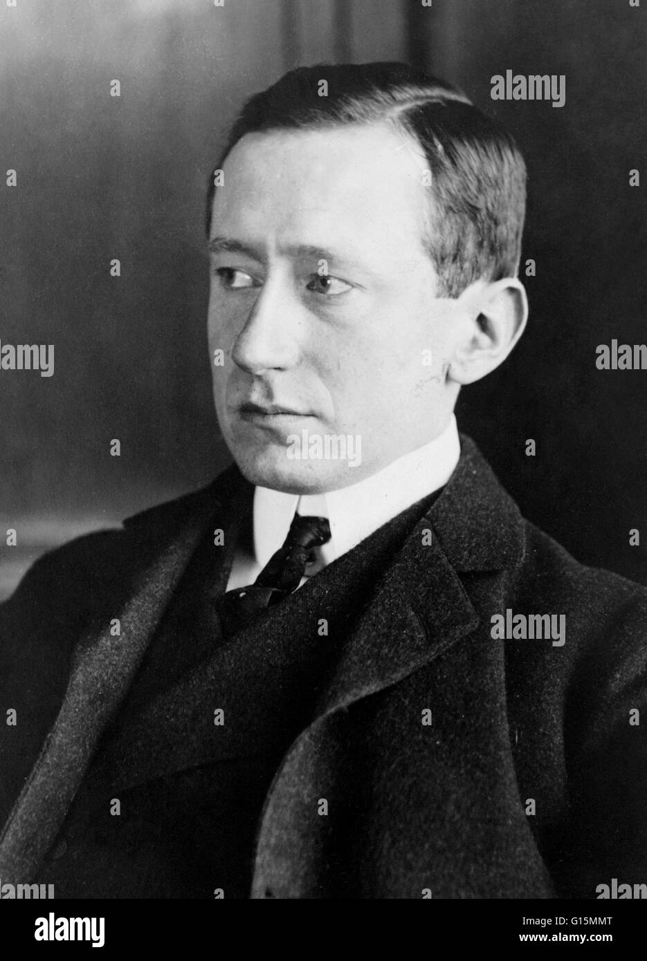 Guglielmo Marconi (25. April 1874 - 20. Juli 1937) War Ein Italienischer  Erfinder, Bekannt Als Der Vater Des Langstrecken-Funkübertragung Und Für  Seine Entwicklung Von Marconis Gesetz Und Ein Funksystem Telegraph. Marconi  Wird