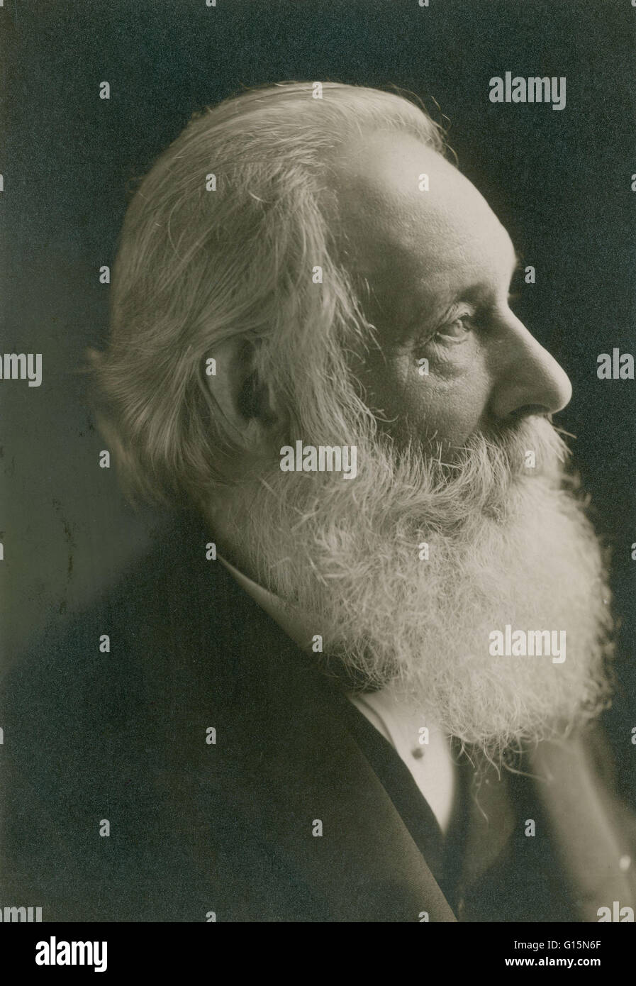 William Henry Perkin (12. März 1838 - 14. Juli 1907) war ein englischer Chemiker am besten bekannt für seine Entdeckung im Alter von 18, aus der ersten Anilin-Farbstoff, diesen. Den Farbstoff erfunden zu haben, war er immer noch mit den Problemen der Kapitalbeschaffung für Produ konfrontiert Stockfoto