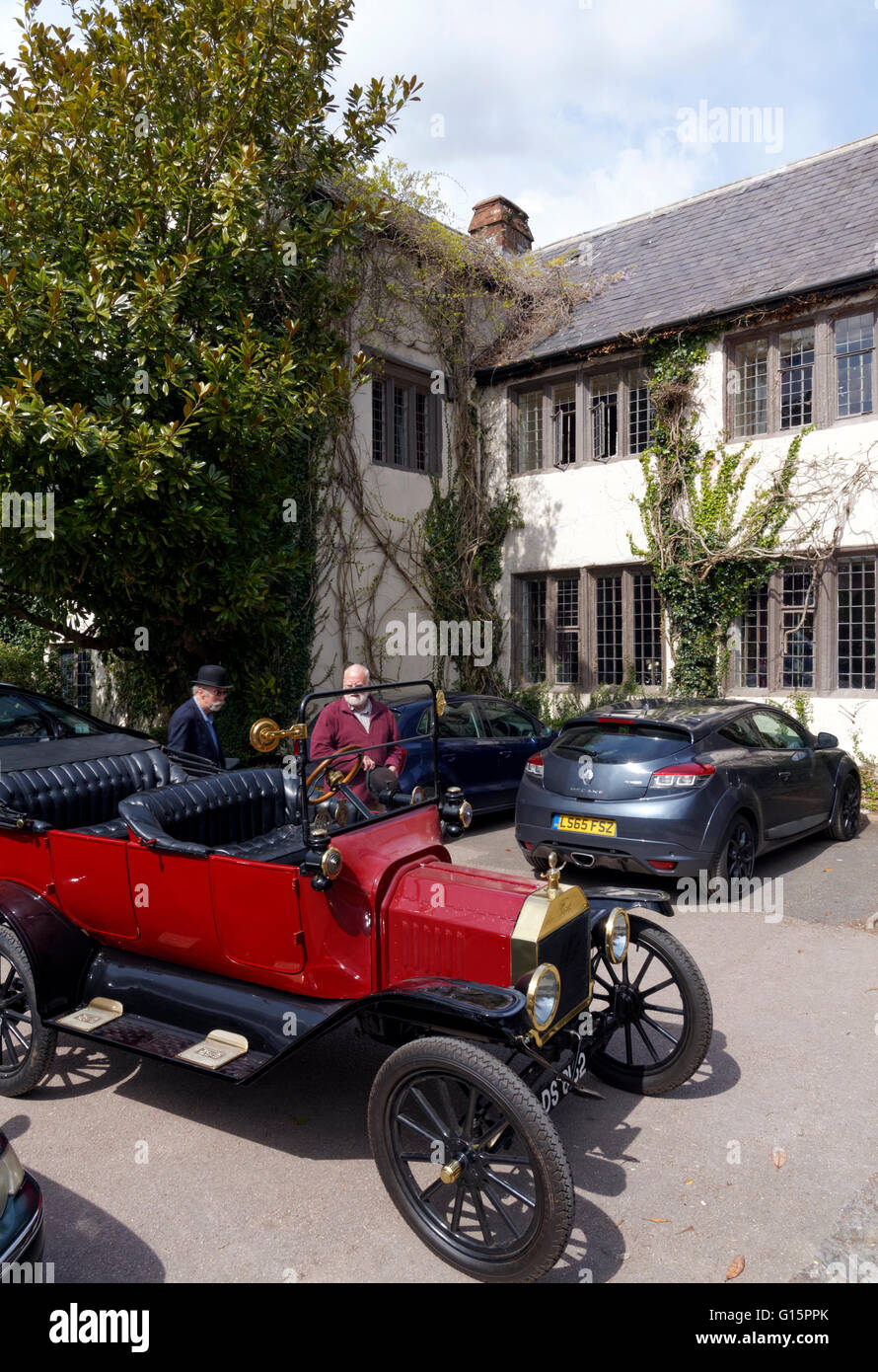1915-Modell T von Ford und Churston Court Hotel, Churston Ferrers, Brixham, Devon. Stockfoto