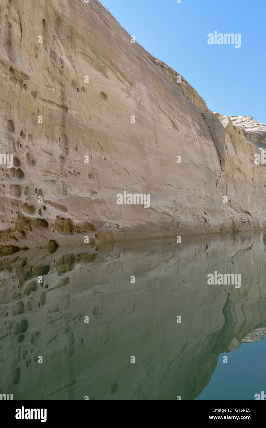 Felsen und Wasser Stockfoto