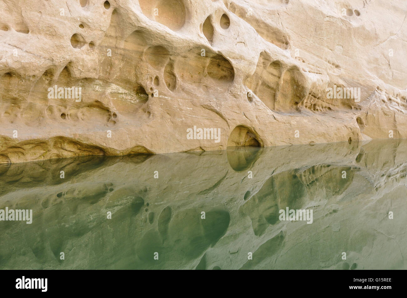 Detail einer Felsformation und Wasser Stockfoto