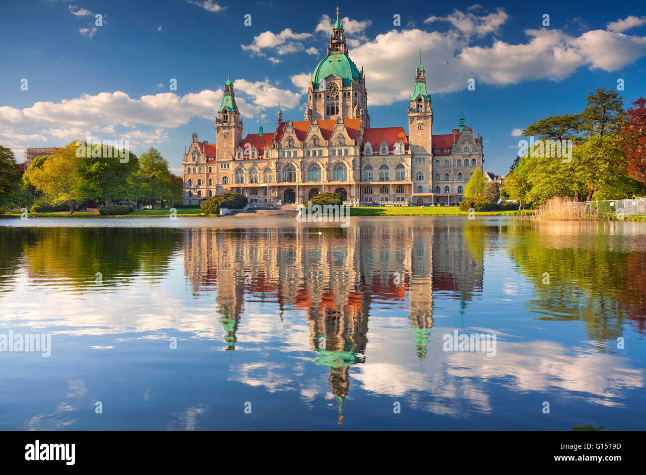 Rathaus von Hannover. Bild von New City Hall Hannover, Deutschland, im sonnigen Frühlingstag. Stockfoto