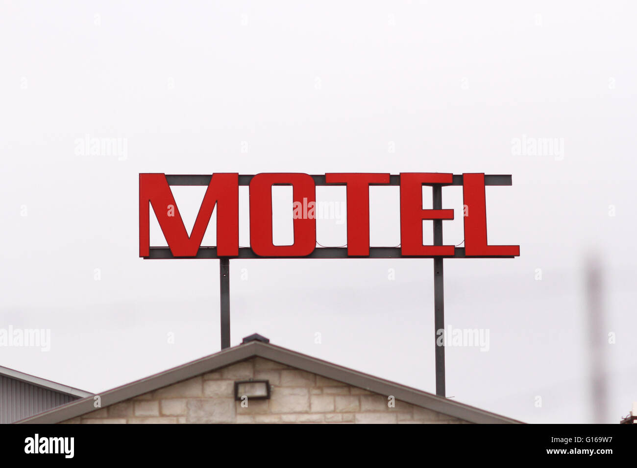 Ein roter Motel-Schild Stockfoto