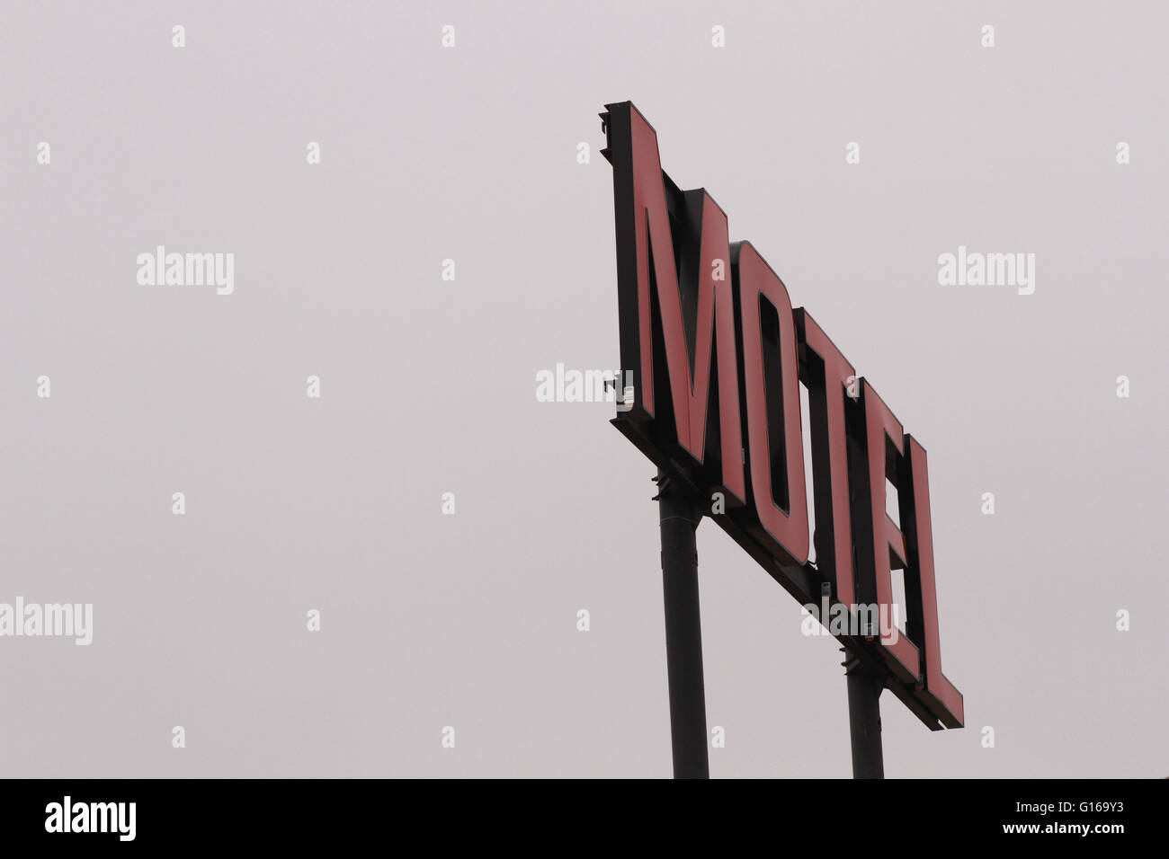 Ein roter Motel-Schild Stockfoto