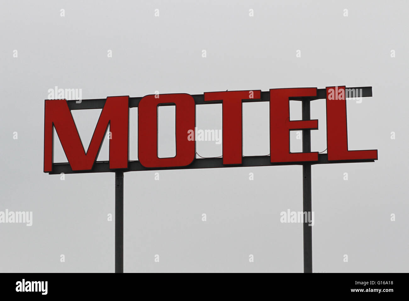 Ein roter Motel-Schild Stockfoto